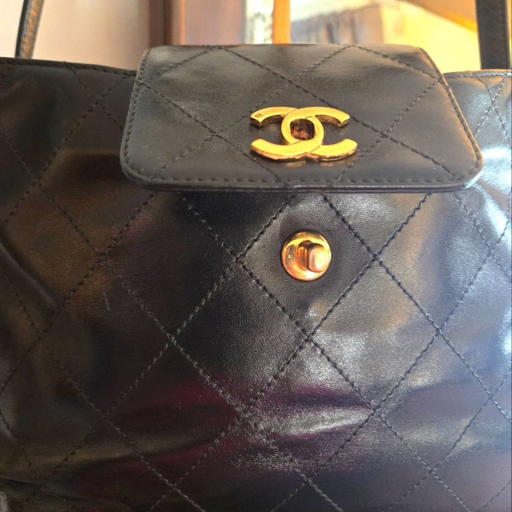1997-1999 Chanel Shoulder Quilted Black Lambskin Medium Bag - Picture 9 of 15